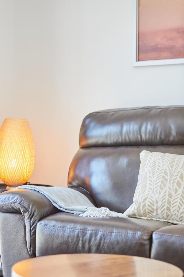 Cosy,Modern And Relaxing 3 Bedroom House With Parking Manchester Exterior foto