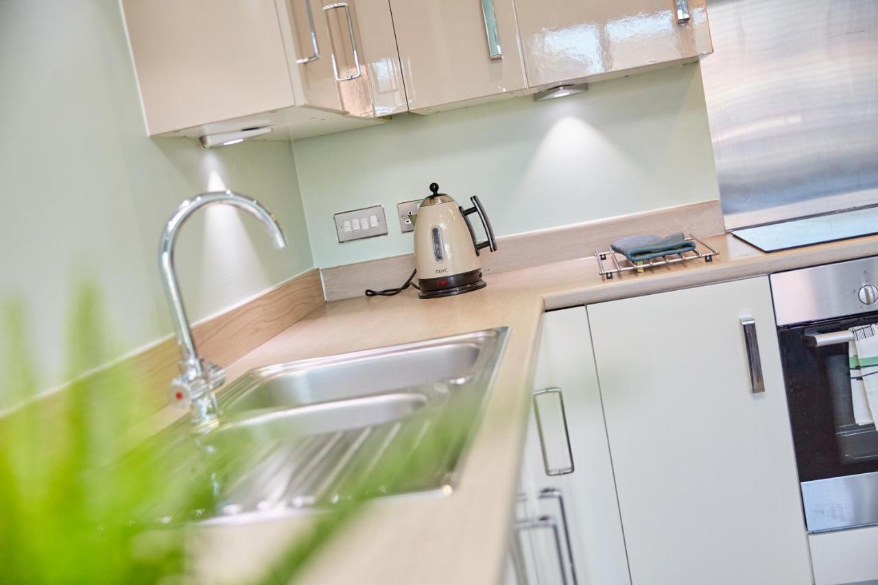 Cosy,Modern And Relaxing 3 Bedroom House With Parking Manchester Exterior foto